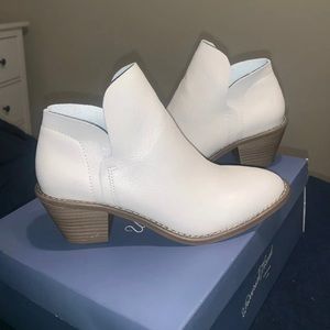 Size 6 white ankle booties